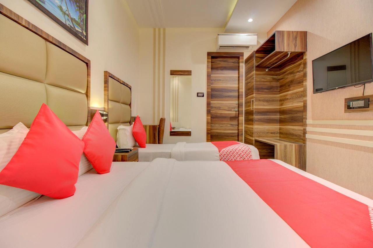 Oyo 76180 Hotel Meriton Bombaim Exterior foto