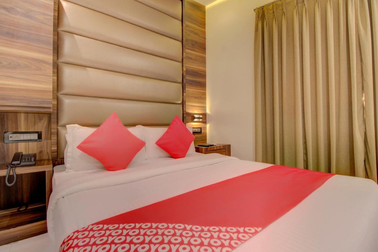 Oyo 76180 Hotel Meriton Bombaim Exterior foto